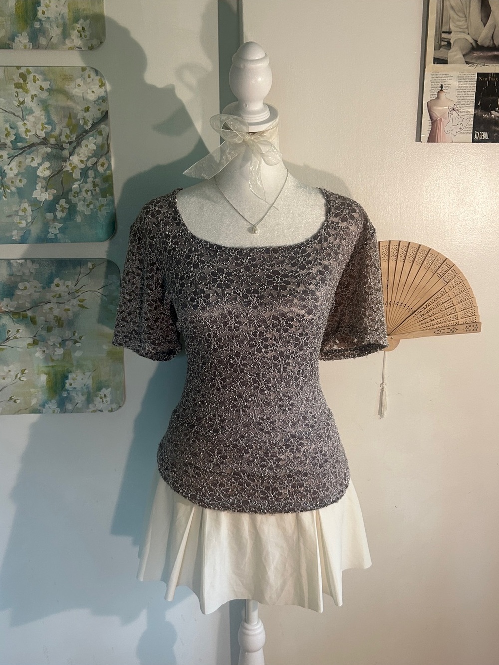 Women's Lace-Texture Scoop Neck Top in Taupe